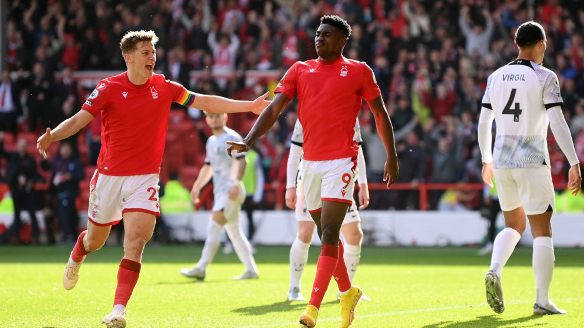 的艺术家与 的艺术家与